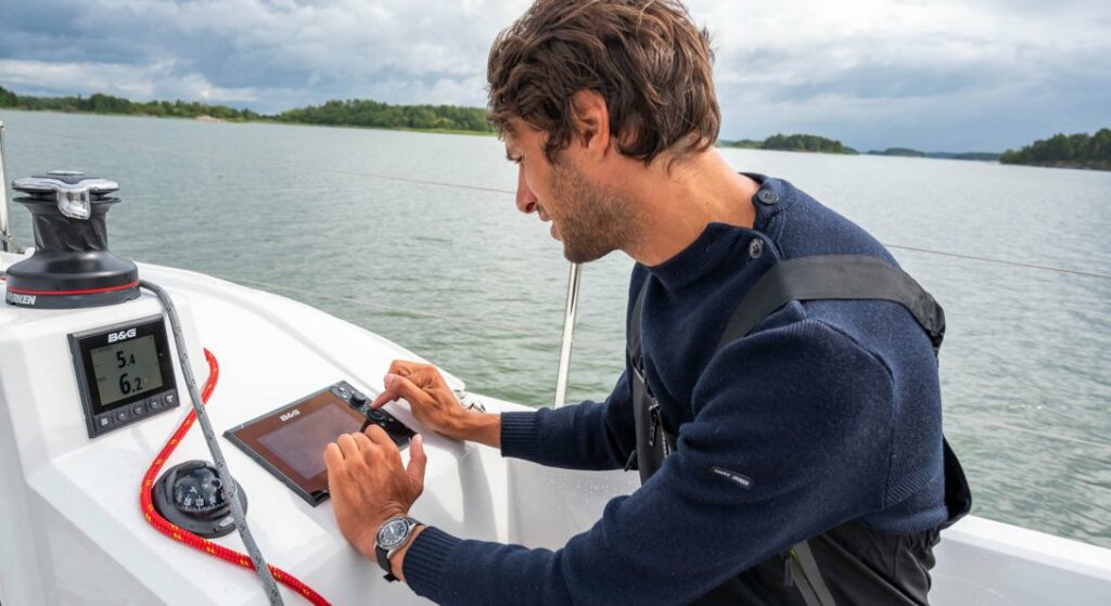 Oceanis-30.1-Exterior4