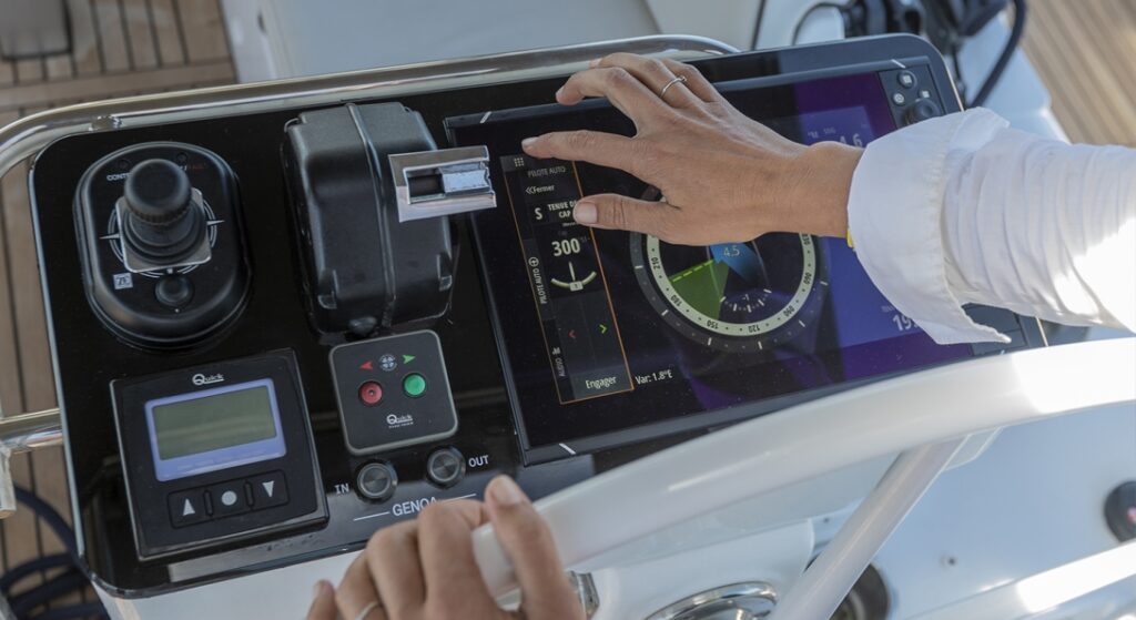 Oceanis-Yacht-54-Carousel1