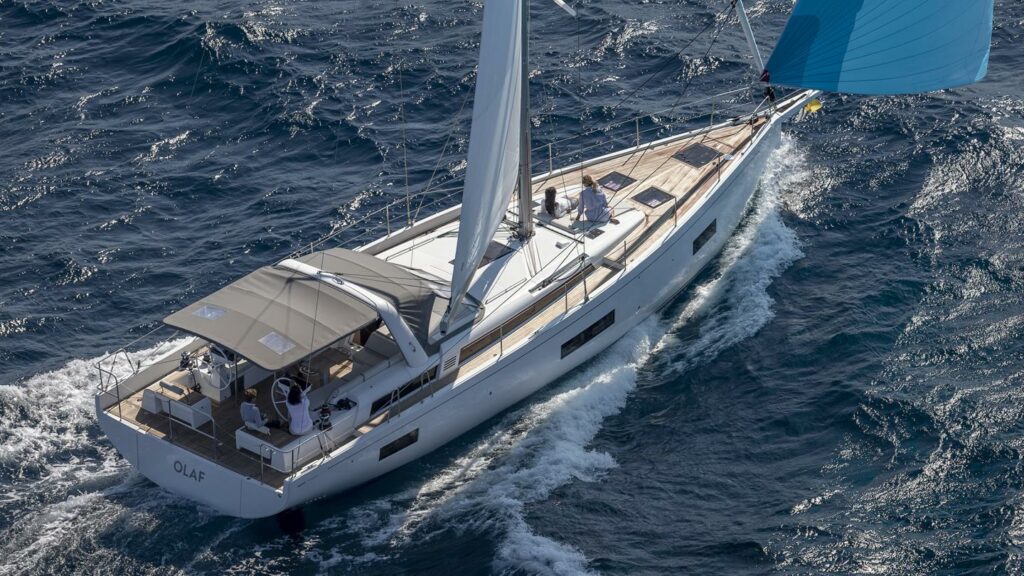 Oceanis-Yacht-54-Exterior1