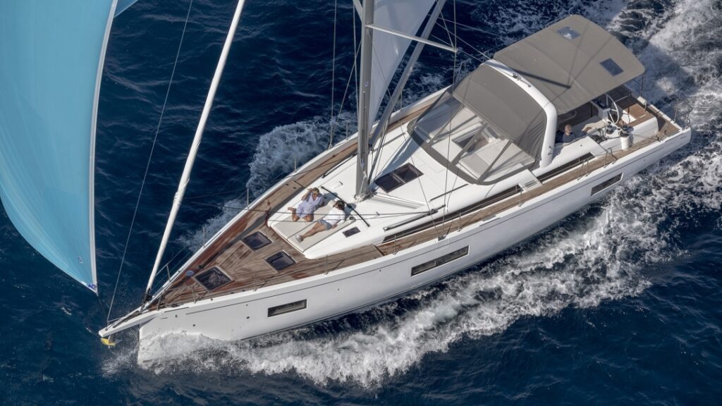 Oceanis-Yacht-54-Exterior4