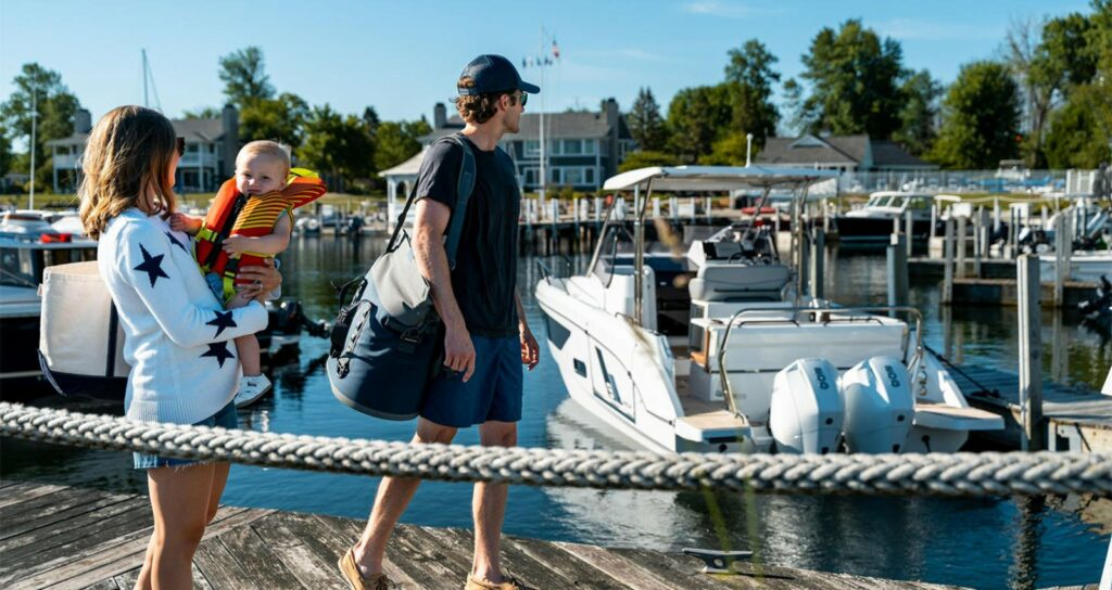 Exterior 3 Flyer9 SUNdeck