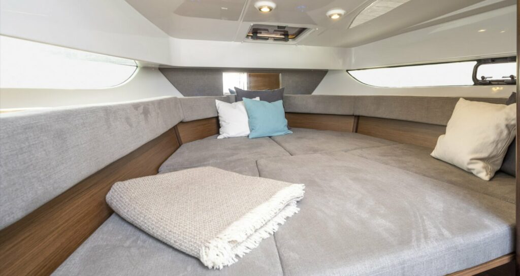 Interior 3 Flyer 9 SUNdeck